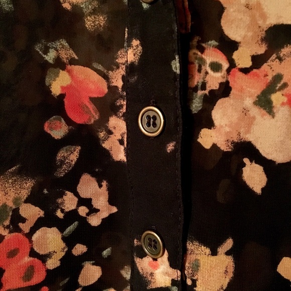 Autumn flowers Sheer Blouse - Picture 4 of 5